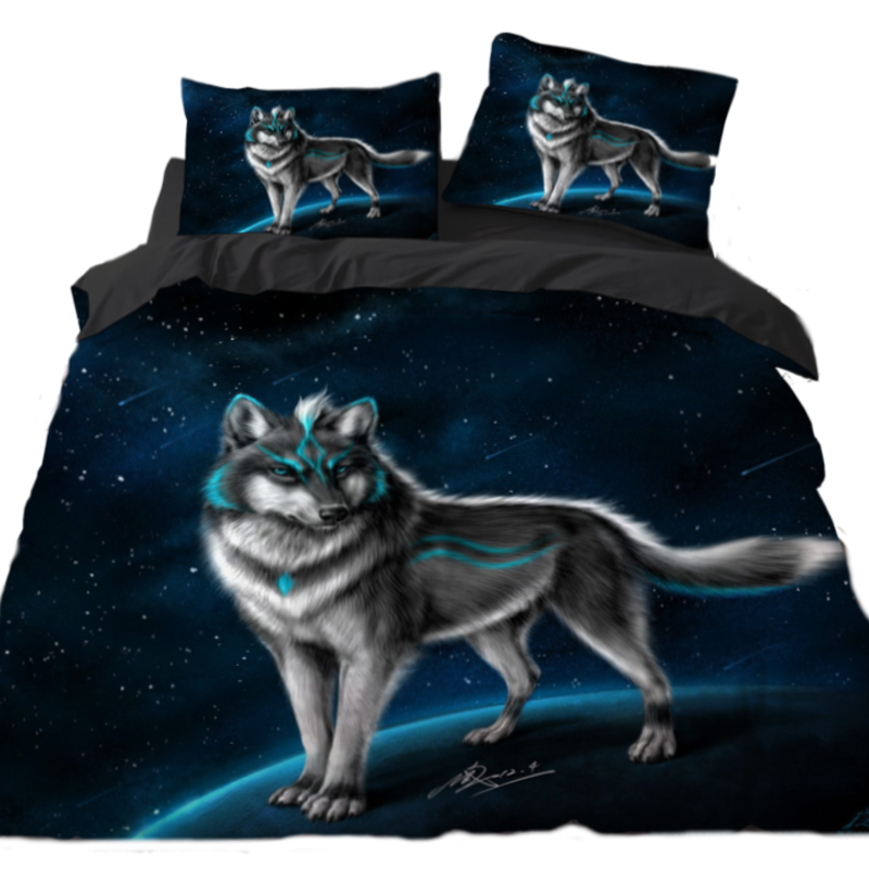 Hochwertige Bettwäsche mit einem Wolf vor dem Sternenhimmel